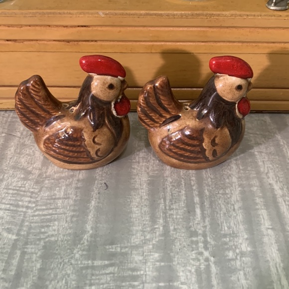 Ceramic Rooster salt & pepper shakers - Picture 2 of 5